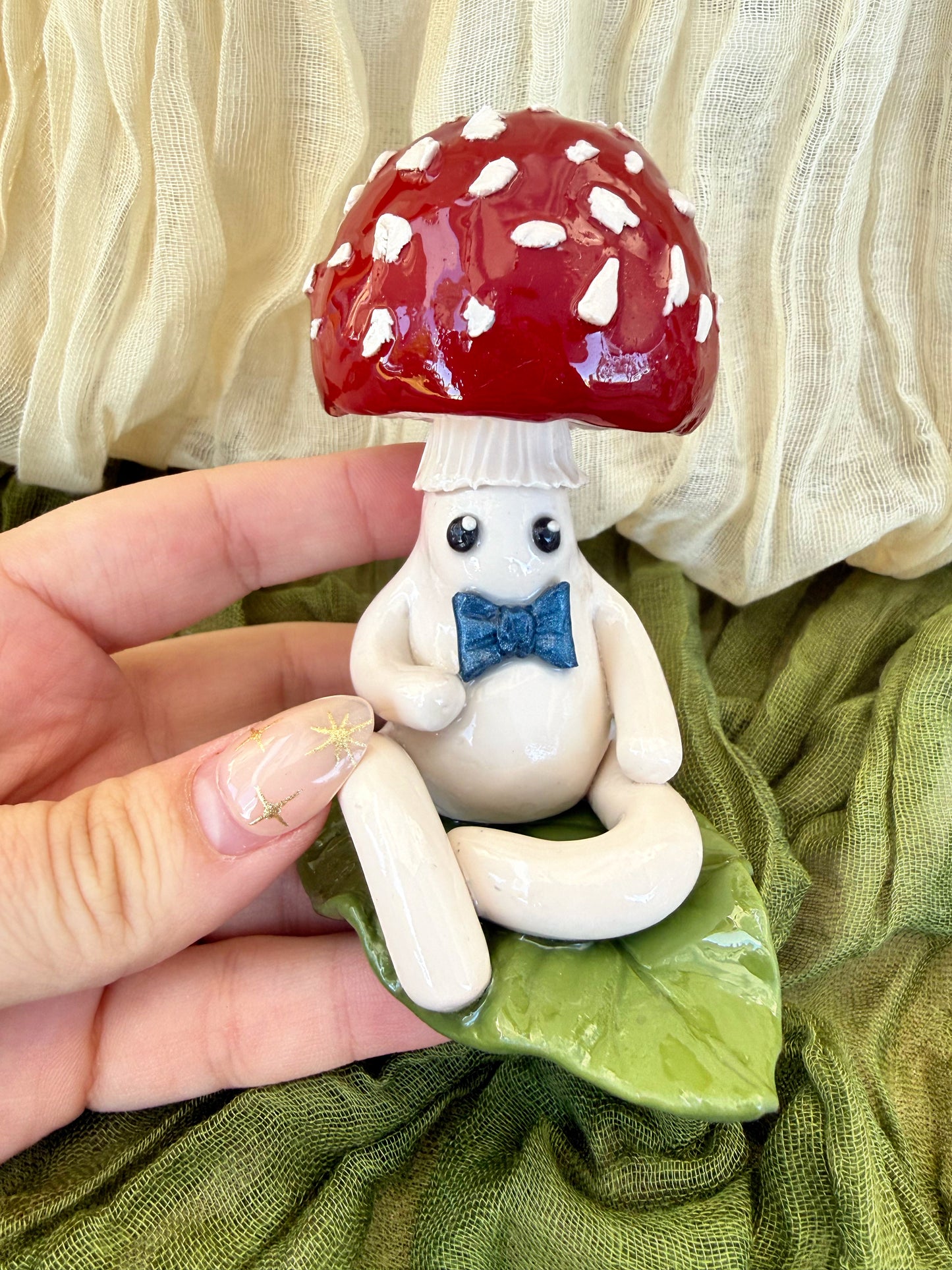 Mini Mushie - Soriell on a leaf