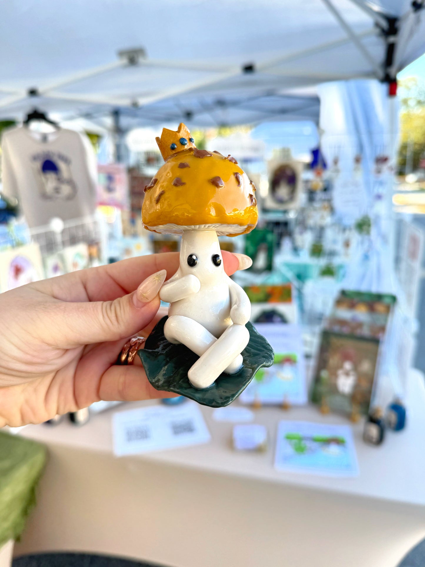 Mini Mushie - Ting Ting on a leaf