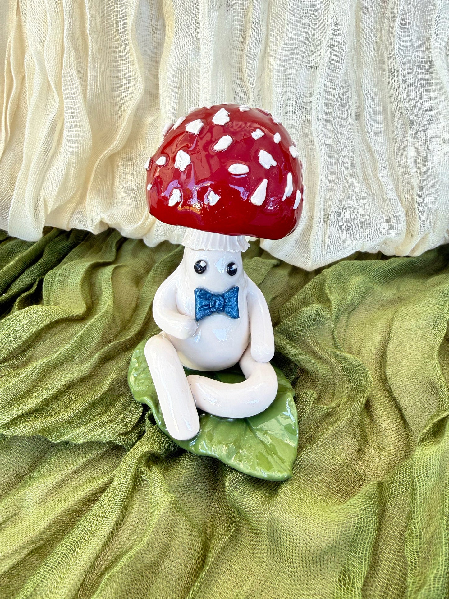 Mini Mushie - Soriell on a leaf